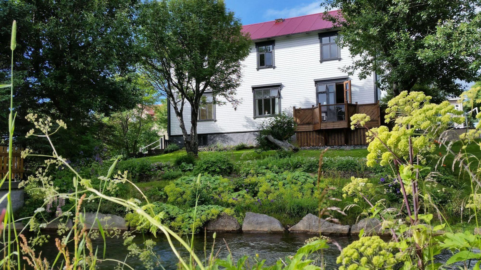 Arbol Guesthouse Húsavík Exterior foto